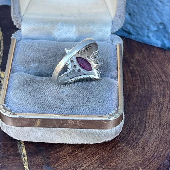 Vintage Pink Sapphire Ring in Size 7 1/4 sterling silver Costume Jewelry - Picture 6 of 10